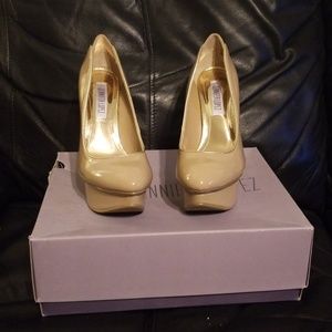 Jennifer Lopez heels